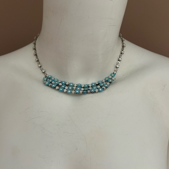 4/$100 Vintage 1960 choker blue flower necklace 16 inches 🌺 - Picture 3 of 8